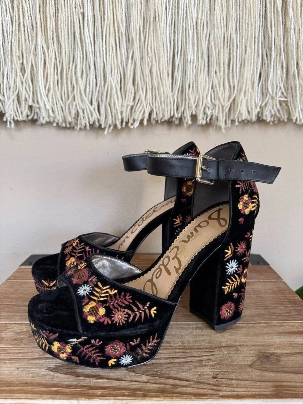 Sam Edelman Marsha Black Velvet Floral Embroidered Platform Heeled Sandals 8.5